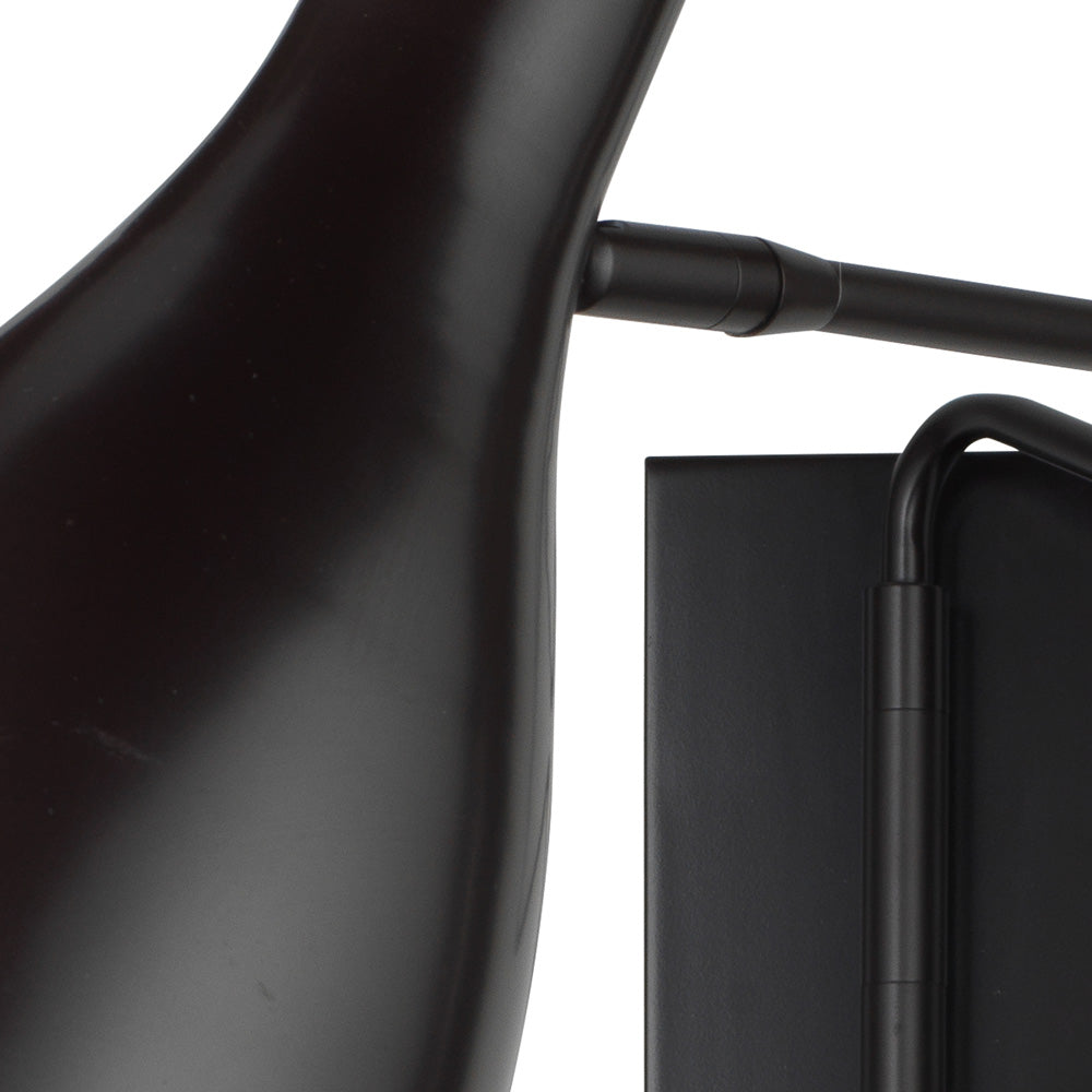 Lenz Wall Light in Detail.