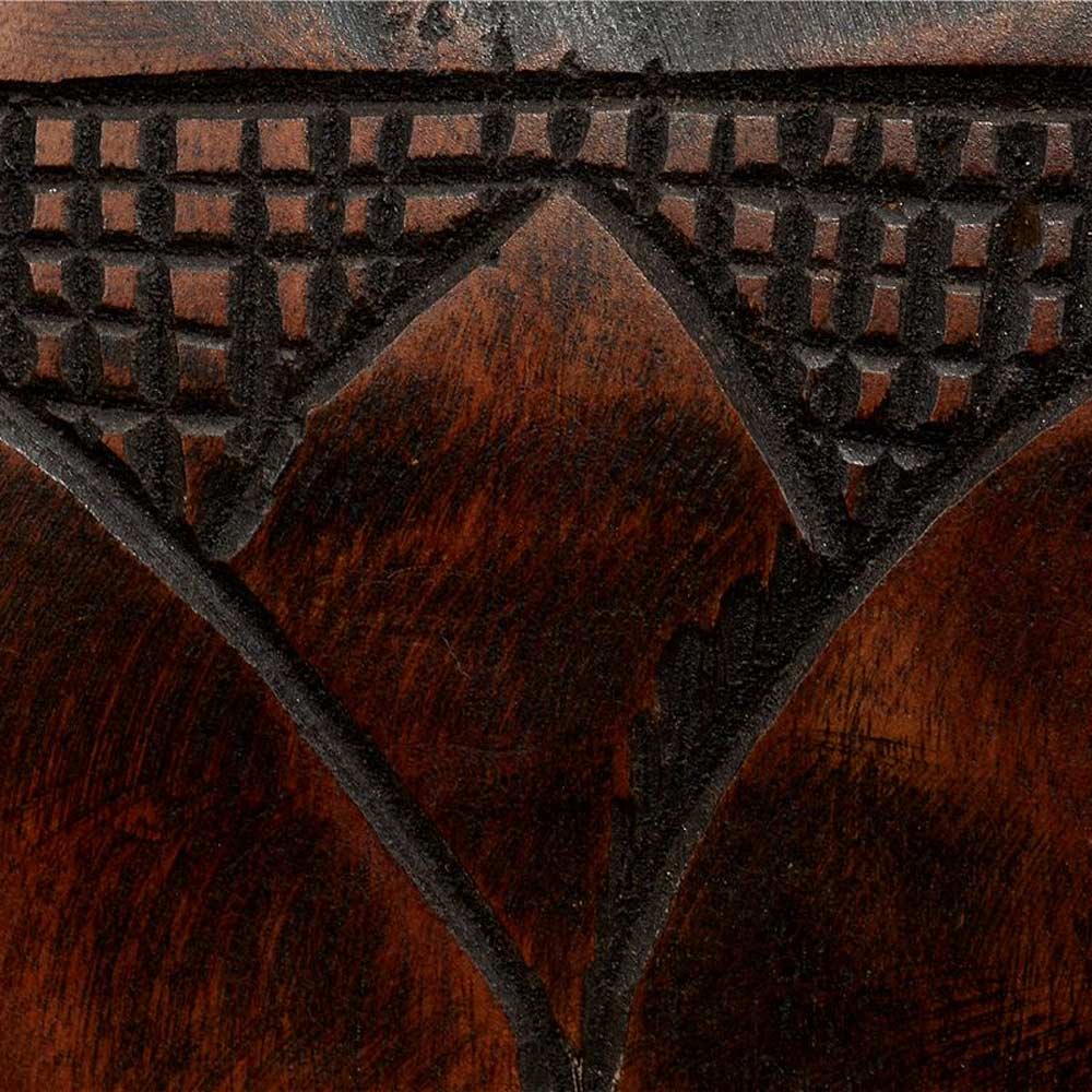 Totem Floor Lamp in Detail.