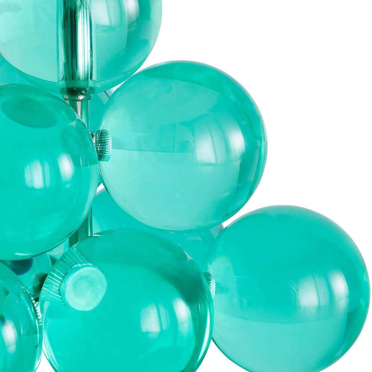 Globo Pyramid Table Lamp in Detail.