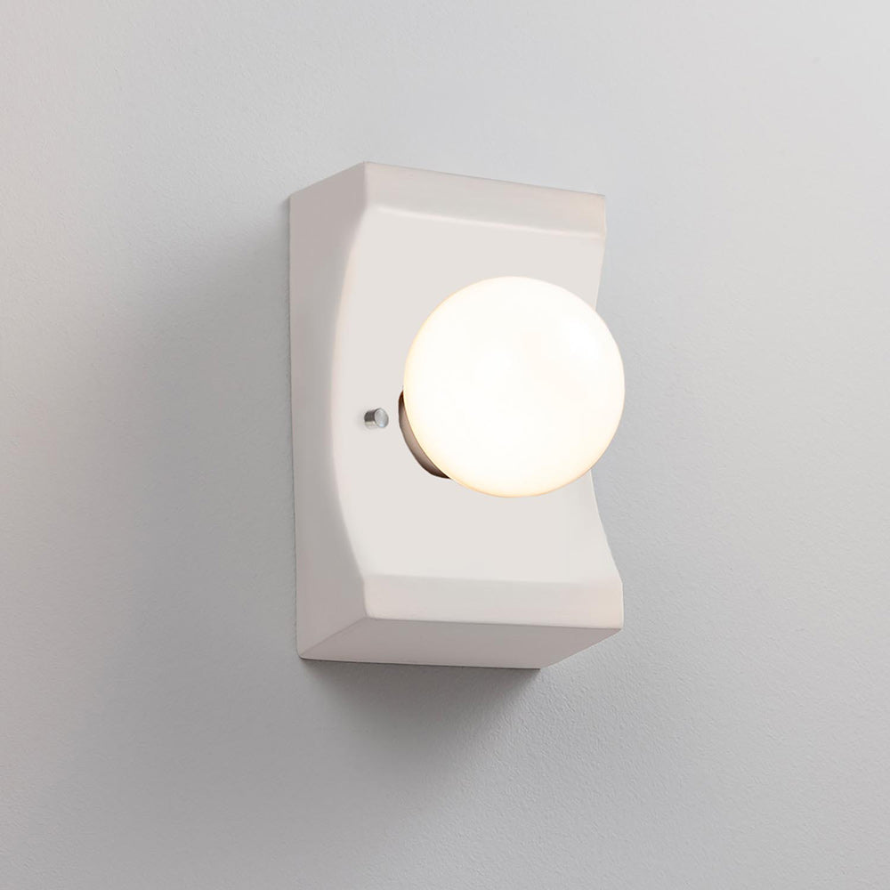 Ambiance Scoop Wall Light in Detail.