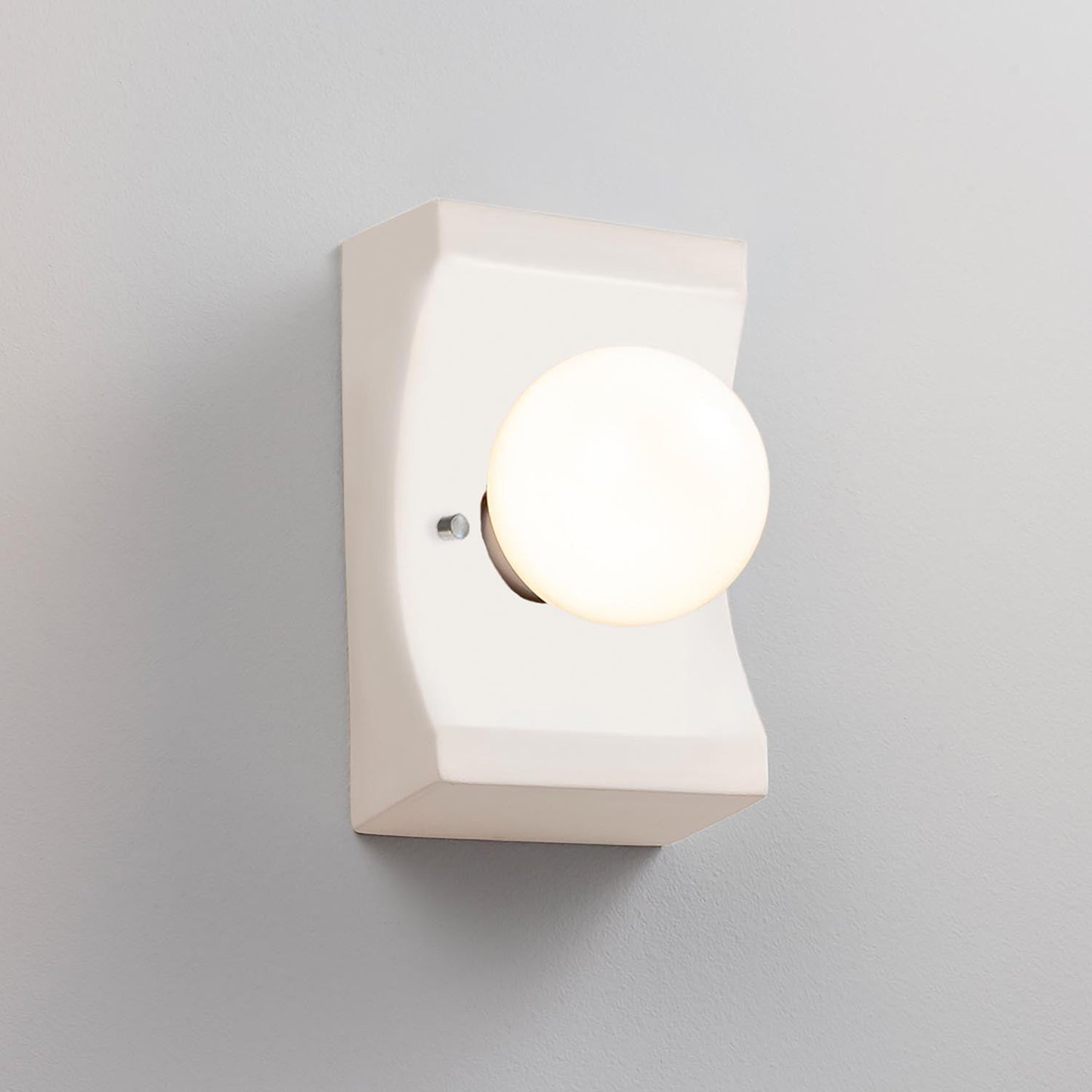 Ambiance Scoop Wall Light in Detail.