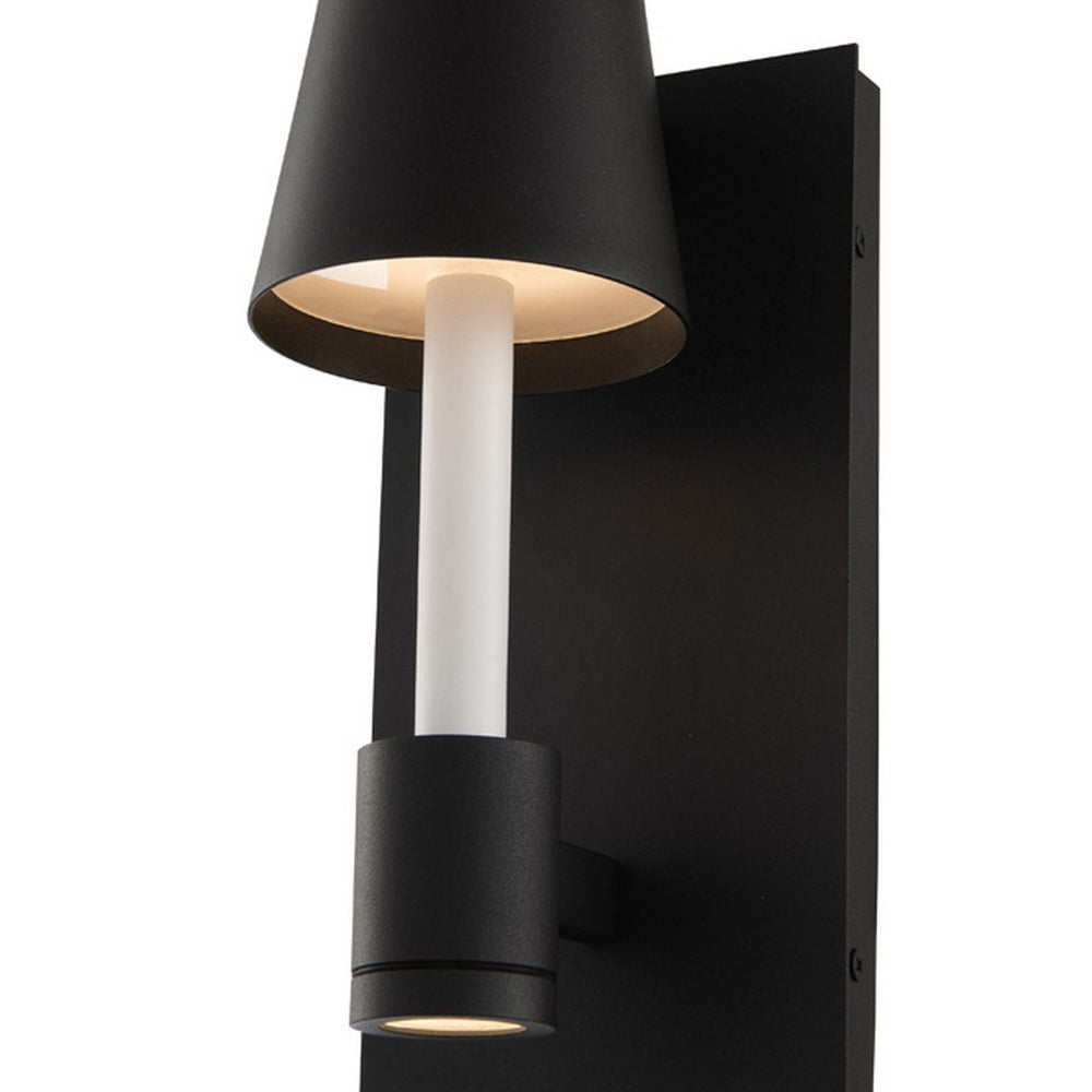 Candelero LED Wall Light in Detail.
