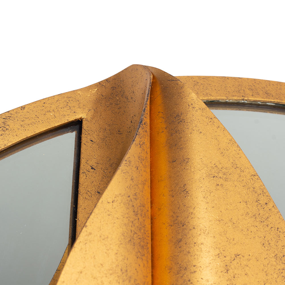 Divisio Wall Mirror in Detail.