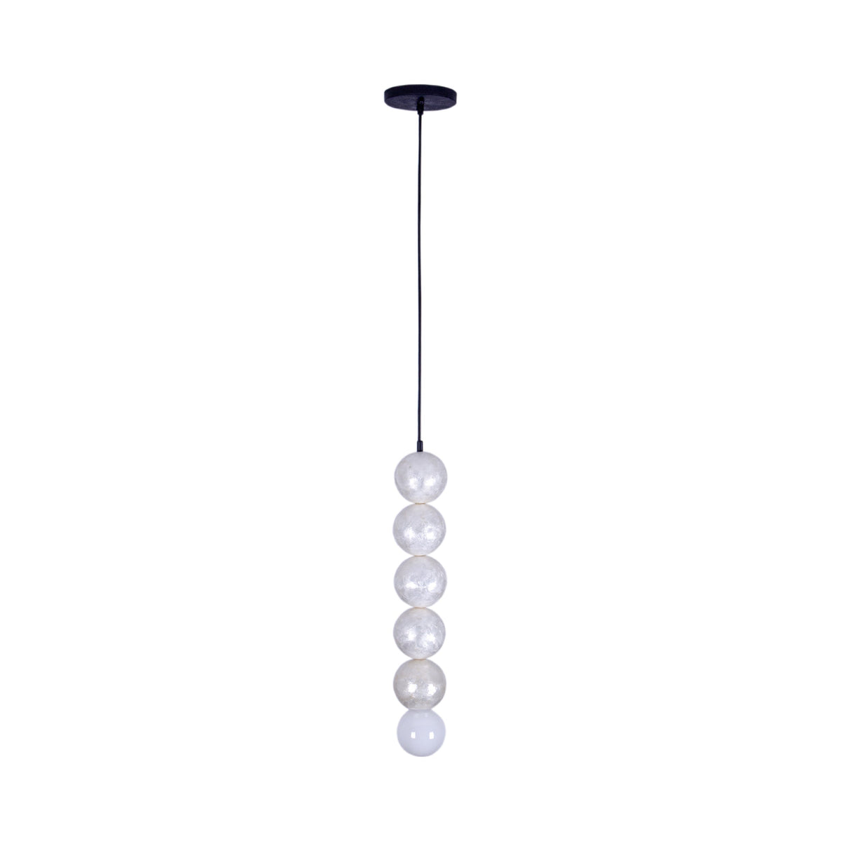 Pearls Pendant Light in Detail.