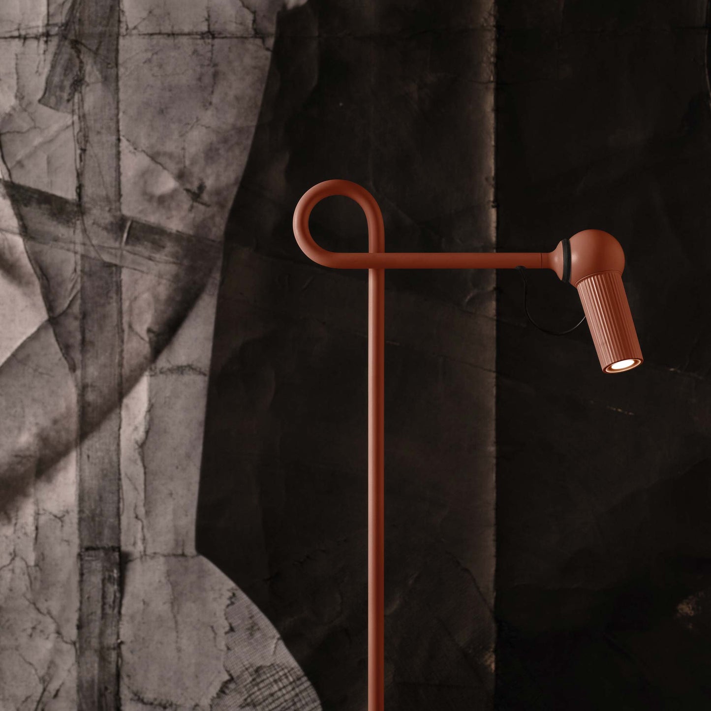 Bird LED Floor Lamp in Detail.