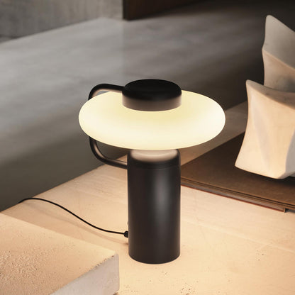 Tratto LED Table Lamp in Detail.
