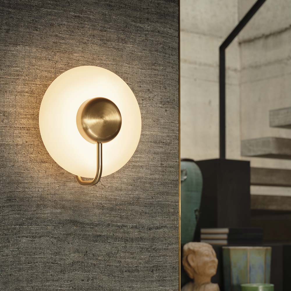 Tratto LED Wall Light in Detail.