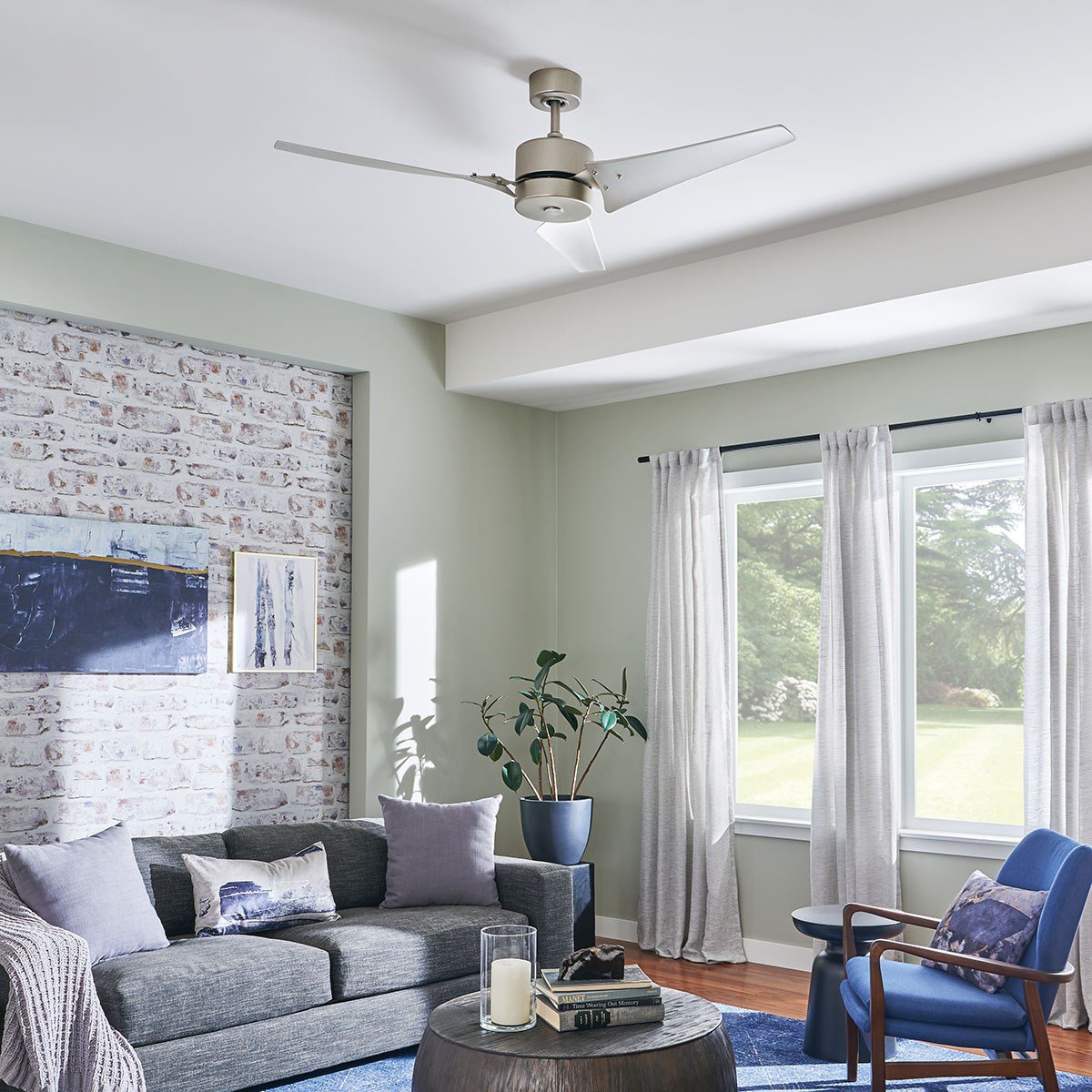 Motu Ceiling Fan in living room.