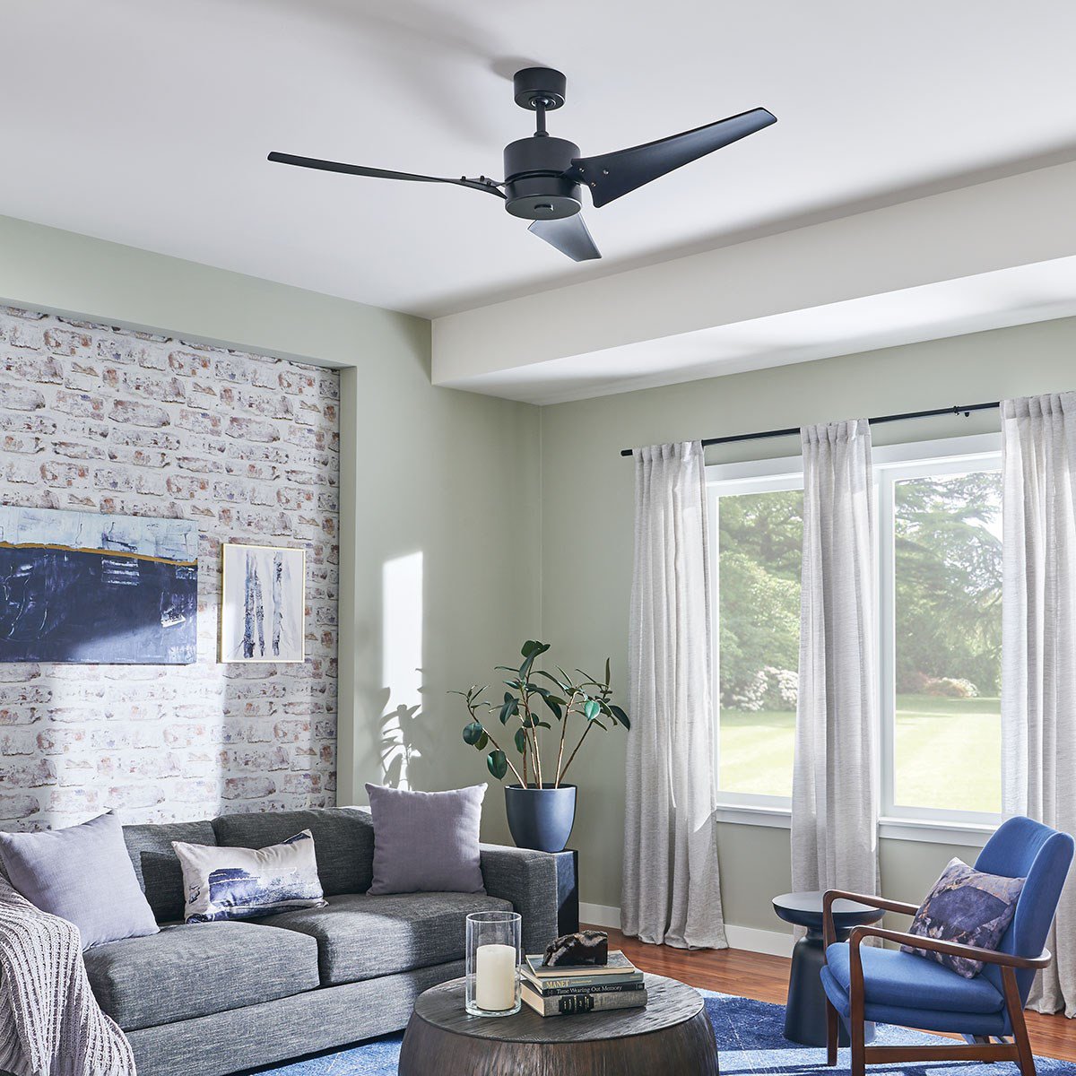 Motu Ceiling Fan in living room.