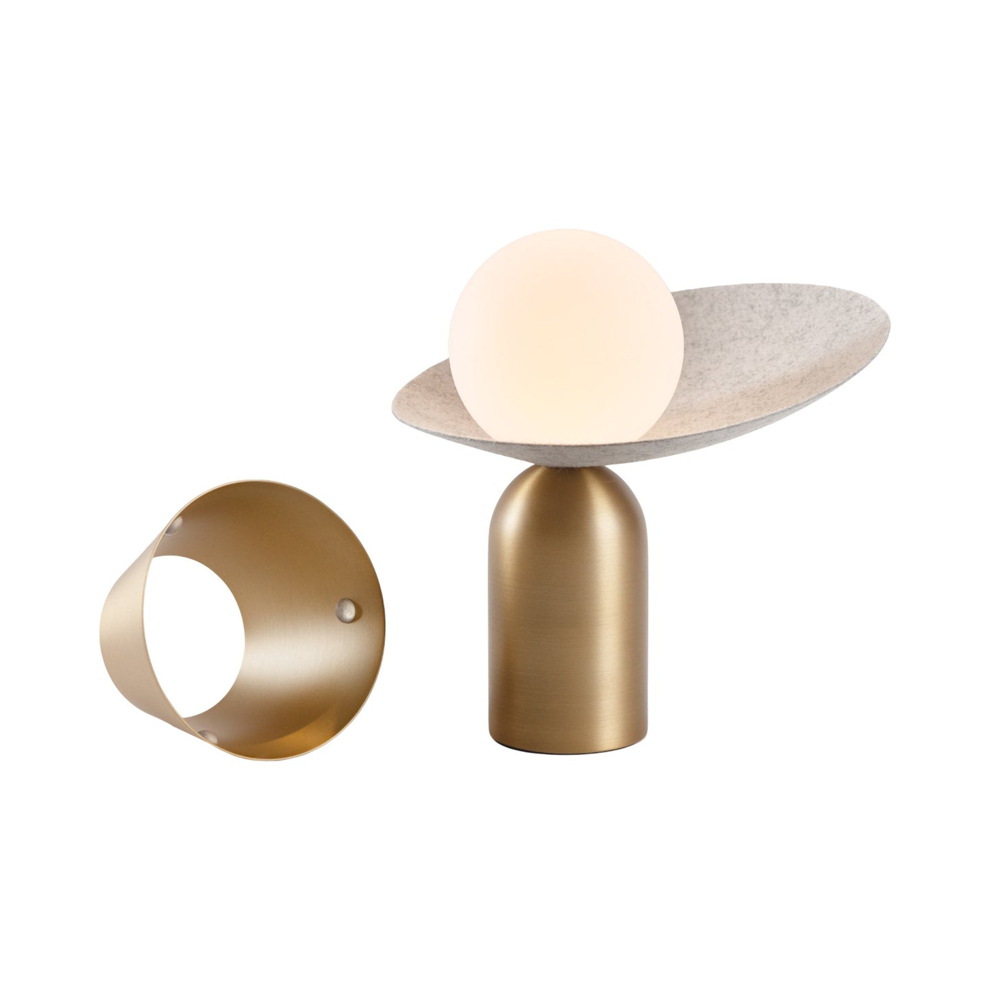 Guy Indoor/Outdoor LED Table Lamp in Brass (Cape).