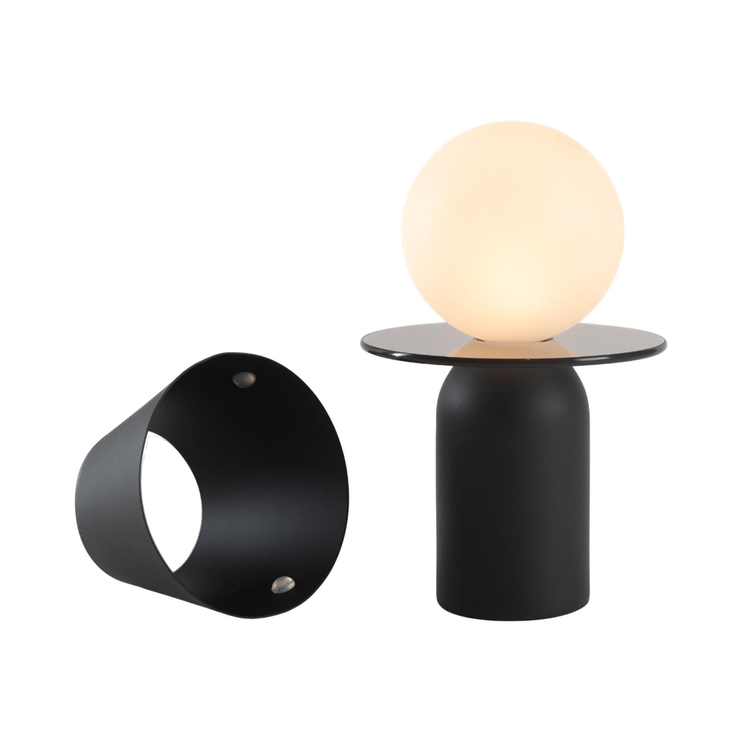 Guy Indoor/Outdoor LED Table Lamp in Matte Black (Disk Collar).