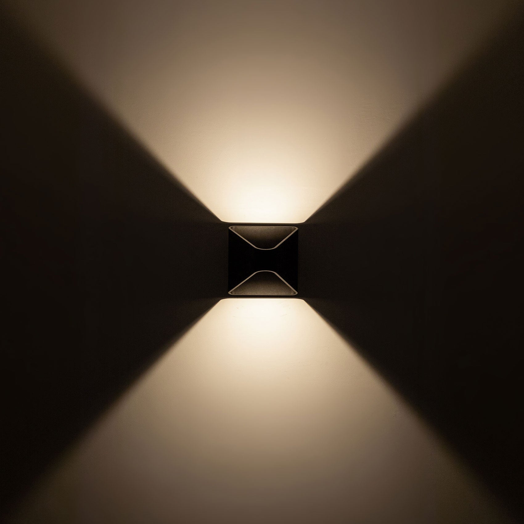 Ellis Outdoor LED Wall Light in Detail.
