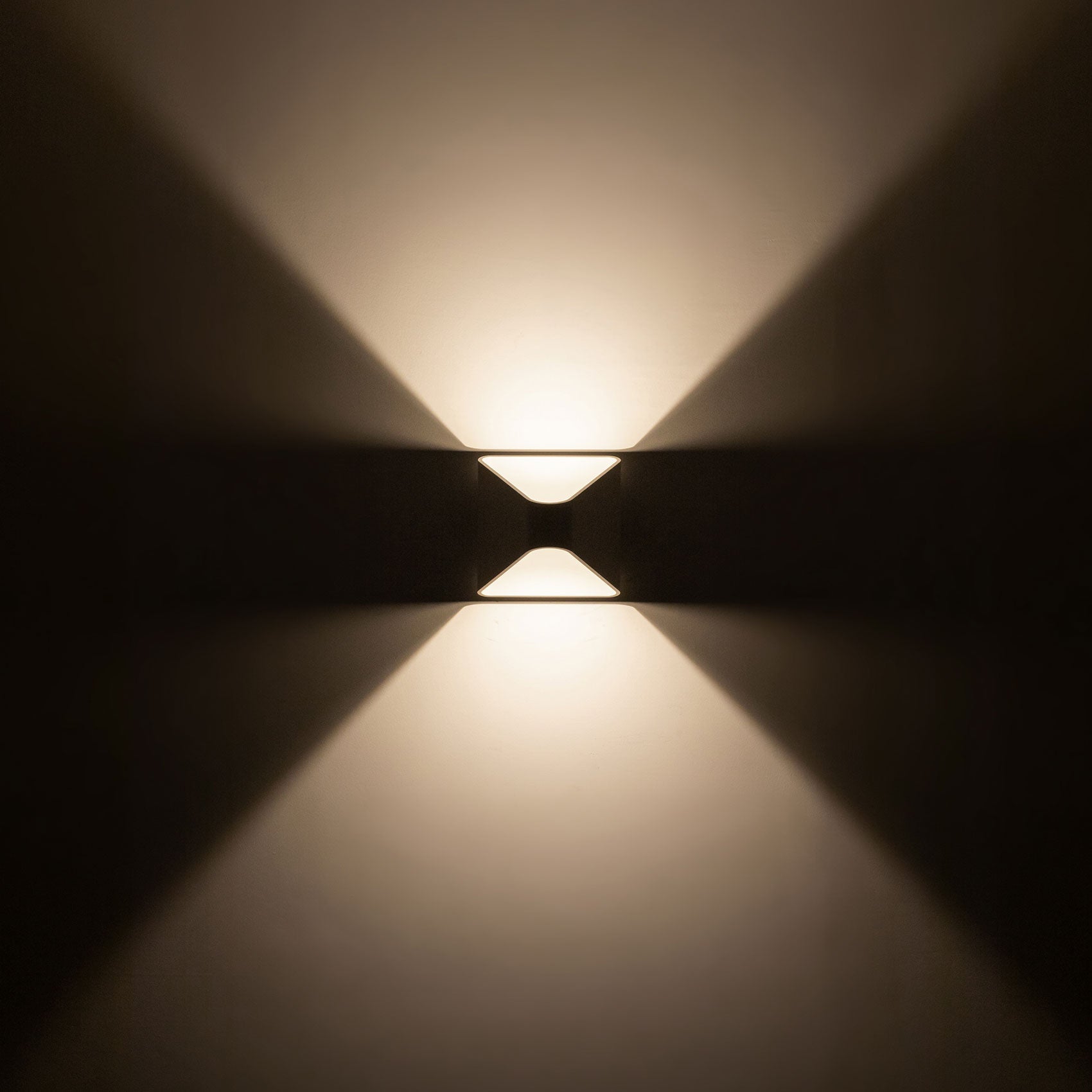 Ellis Outdoor LED Wall Light in Detail.