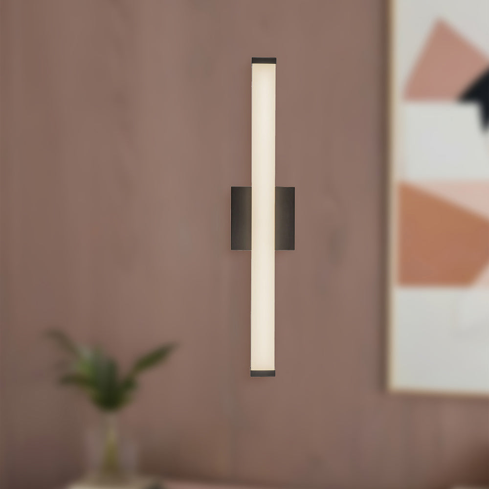 Geri LED Bath Wall Light in Detail.