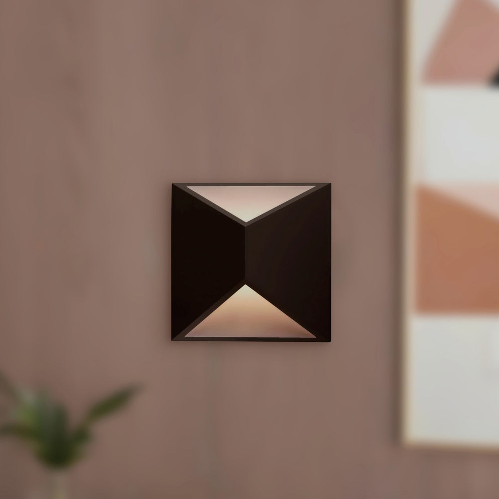 Indio Outdoor LED Wall Light in Detail.