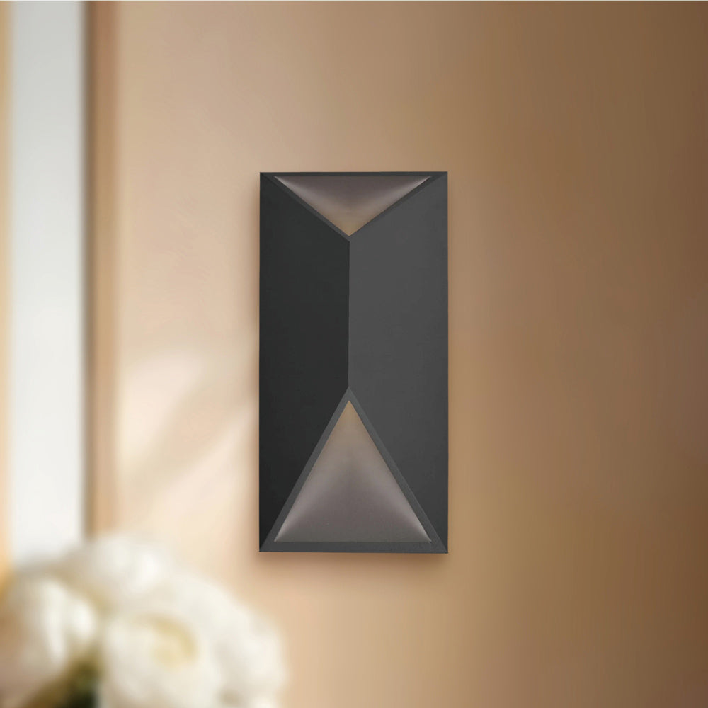 Indio Outdoor LED Wall Light in Detail.