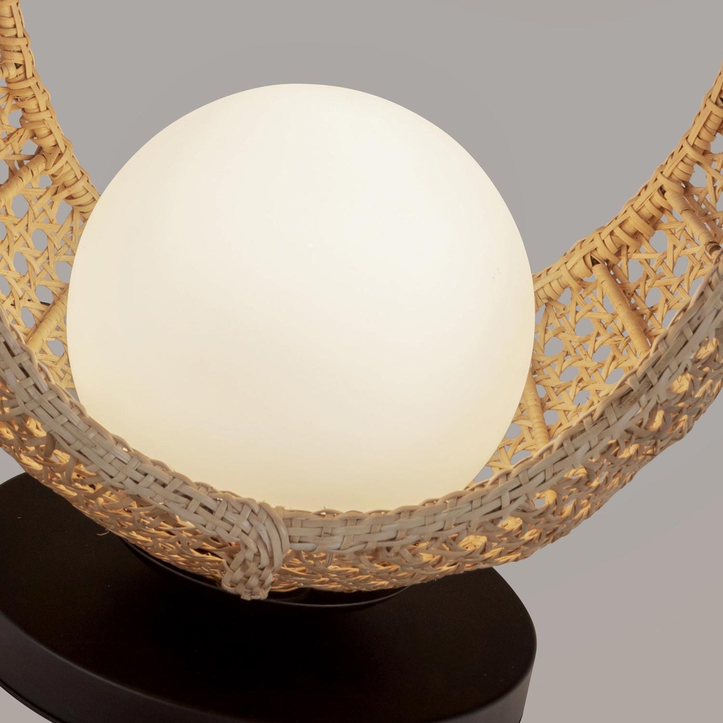 Lanai LED Table Lamp in Detail.