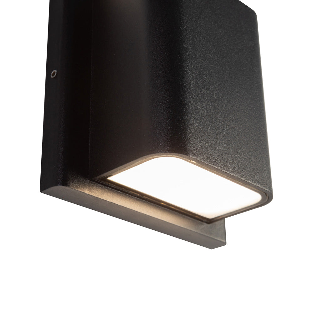 Tolan Outdoor LED Wall Light in Detail.