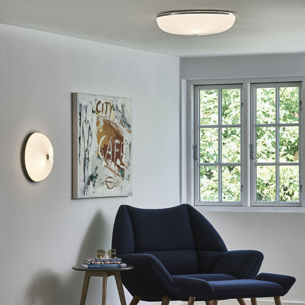 Lamella Plafond Ceiling / Wall Light in living room.