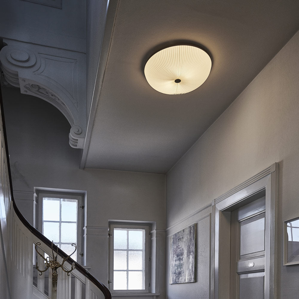 Lamella Plafond Ceiling / Wall Light in living room.