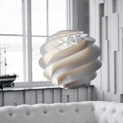 Swirl 3 Pendant Light in Detail.