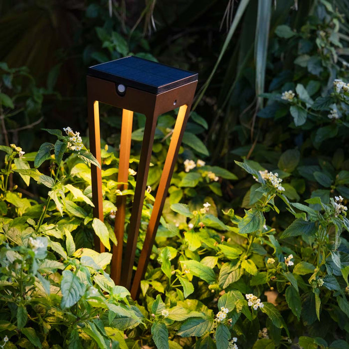 Hawi Outdoor Solar LED Torch Light in Outside Area.