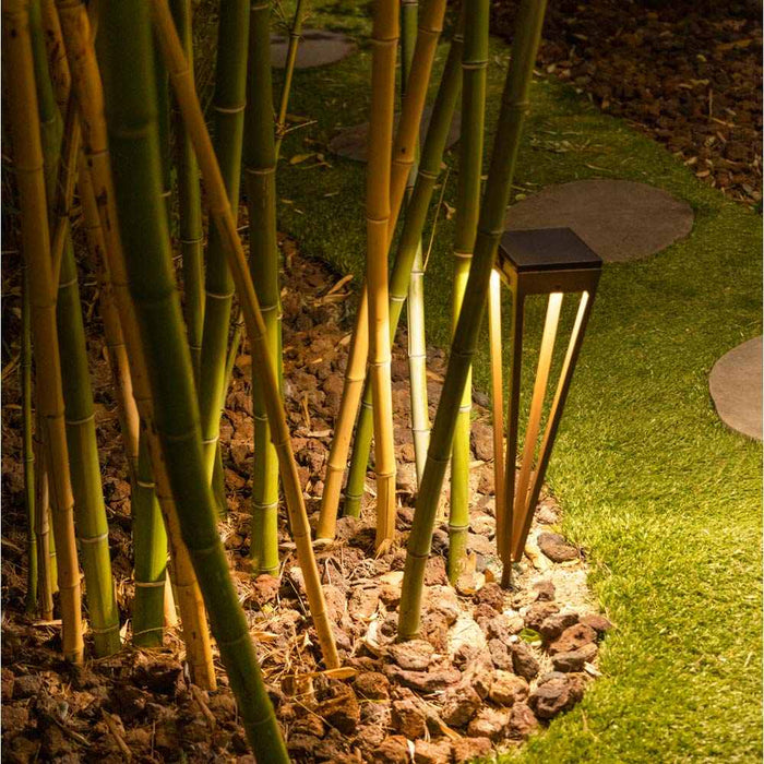 Hawi Outdoor Solar LED Torch Light in Outside Area.