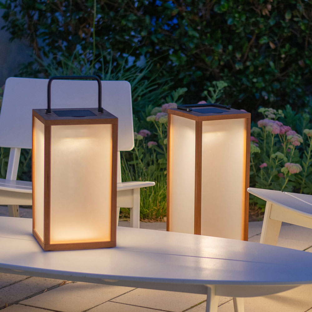 Tradition 2.0 Outdoor Solar LED Lantern in Outside Area.