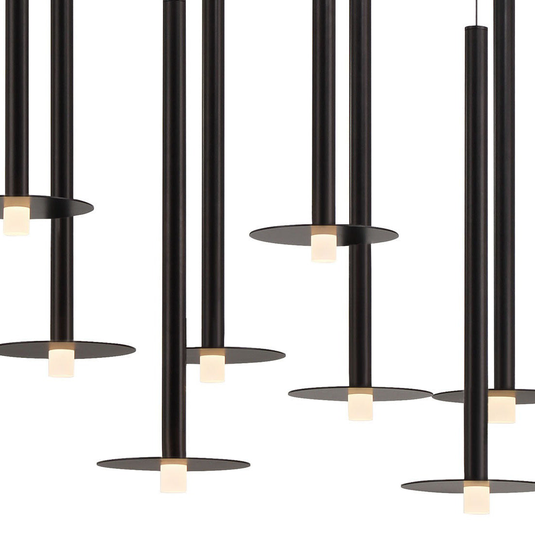 Piatto Linear LED Chandelier in Detail.