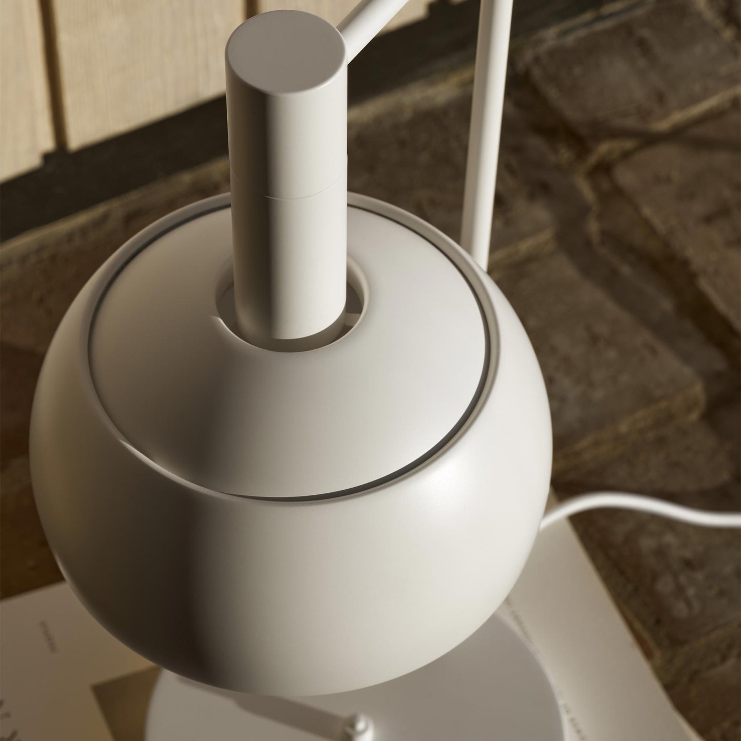FJ Elements Table Lamp in Detail.