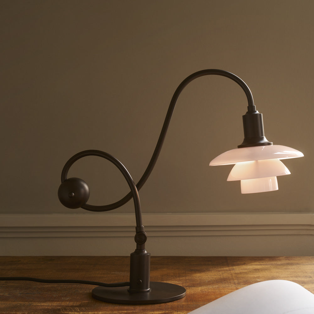 PH 1/1 Piano Table Lamp in Detail.