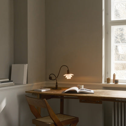 PH 1/1 Piano Table Lamp in living room.