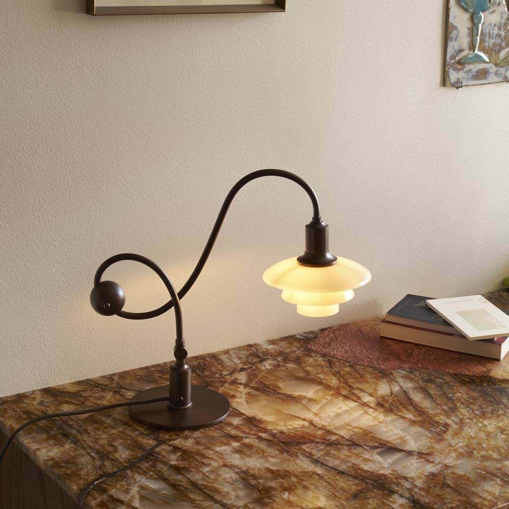 PH 1/1 Piano Table Lamp in living room.
