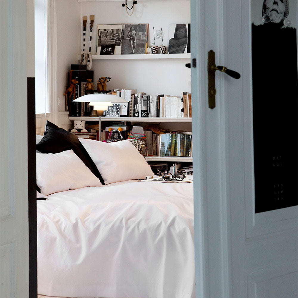 PH 4/3 Table Lamp in bedroom.