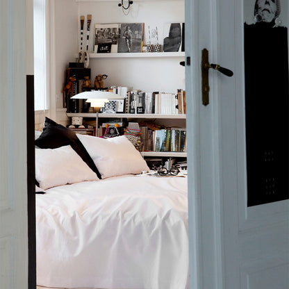 PH 4/3 Table Lamp in bedroom.