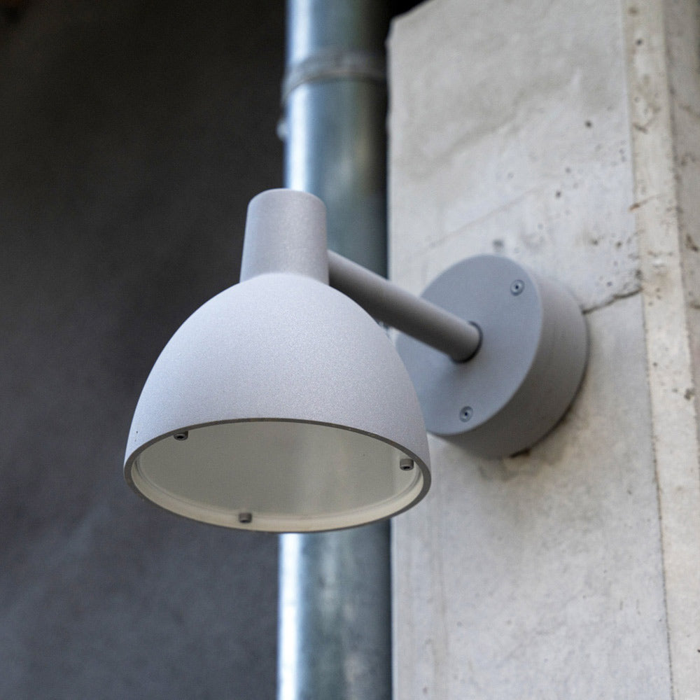 louis poulsen toldbod l burnished 廃番 Toldbod Outdoor Wall Light – City Lights SF