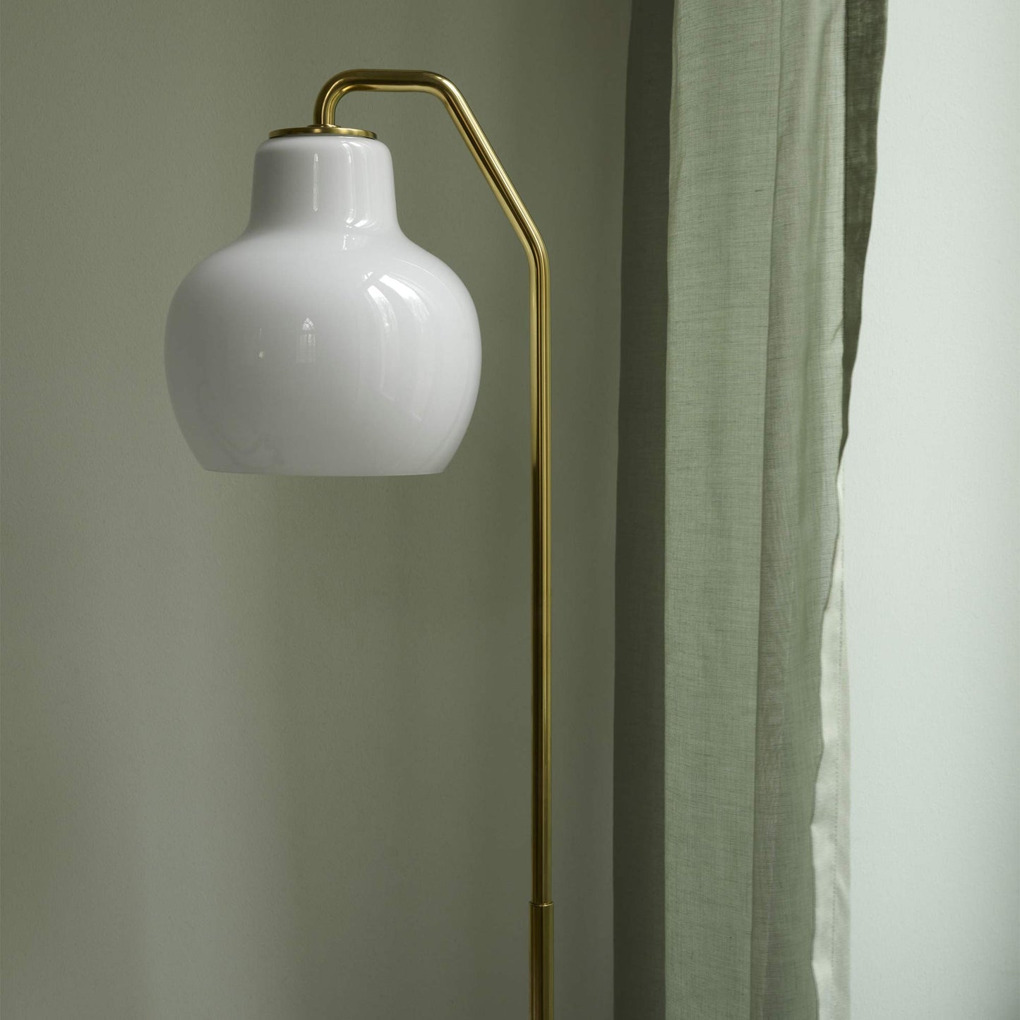 VL Ring Crown Floor Lamp in living room.