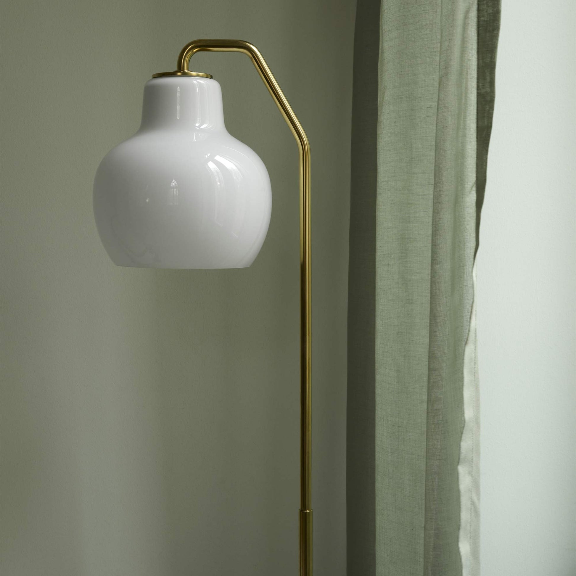 VL Ring Crown Floor Lamp in living room.