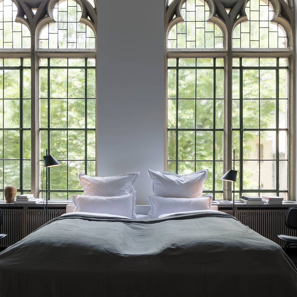 Yuh LED Floor Lamp in Bedroom.