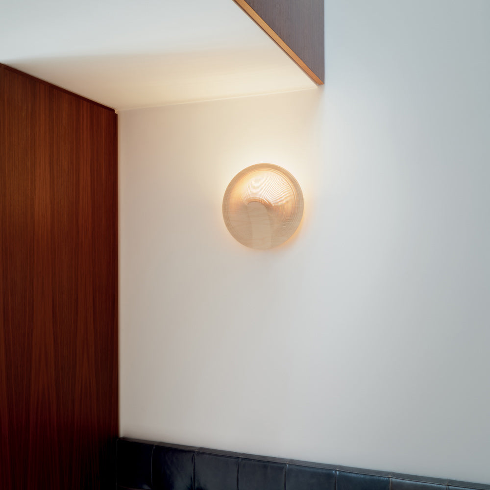Illan LED Wall Light in Detail.
