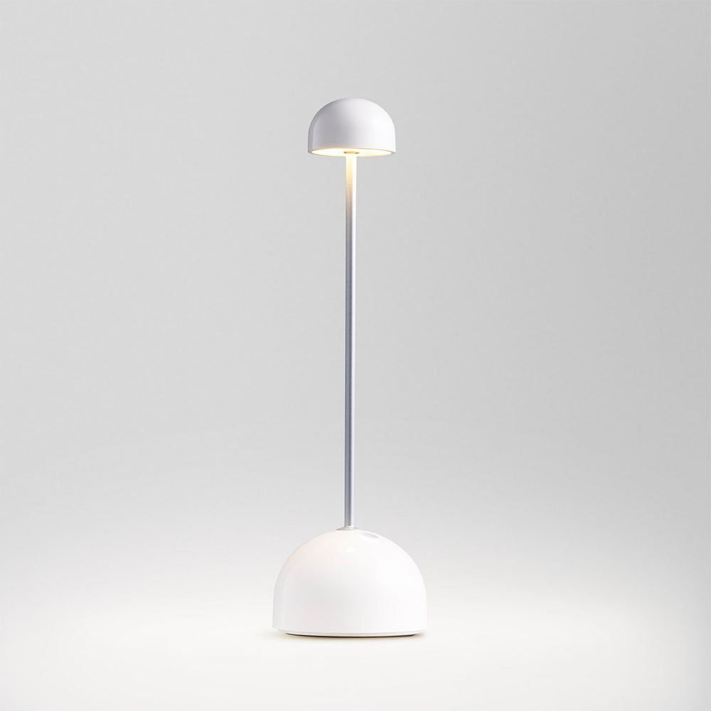 Sips Outdoor LED Potable Table Lamp in Detail.