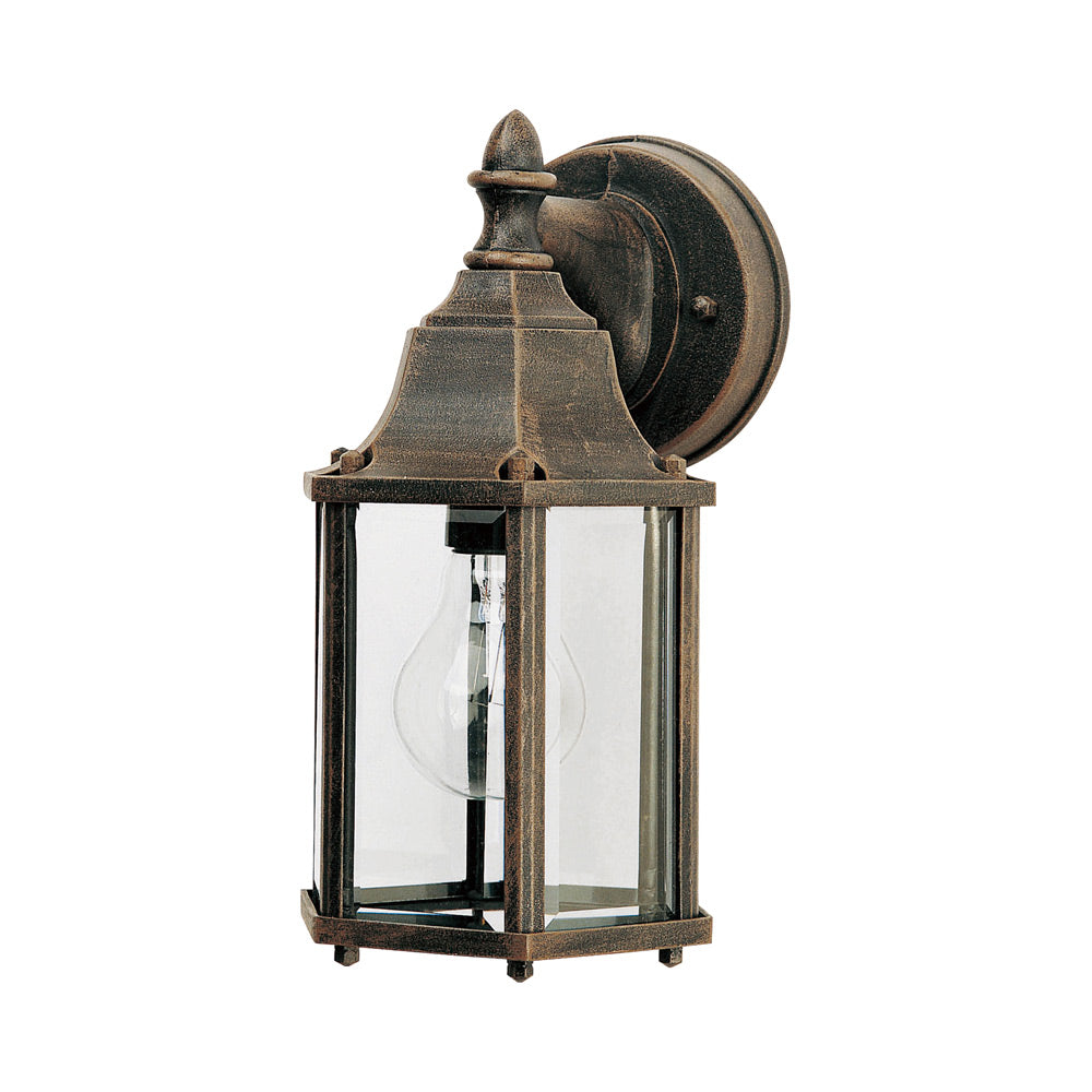 Builder Outdoor Lantern Wall Light in Rust Patina (Clear Glass).