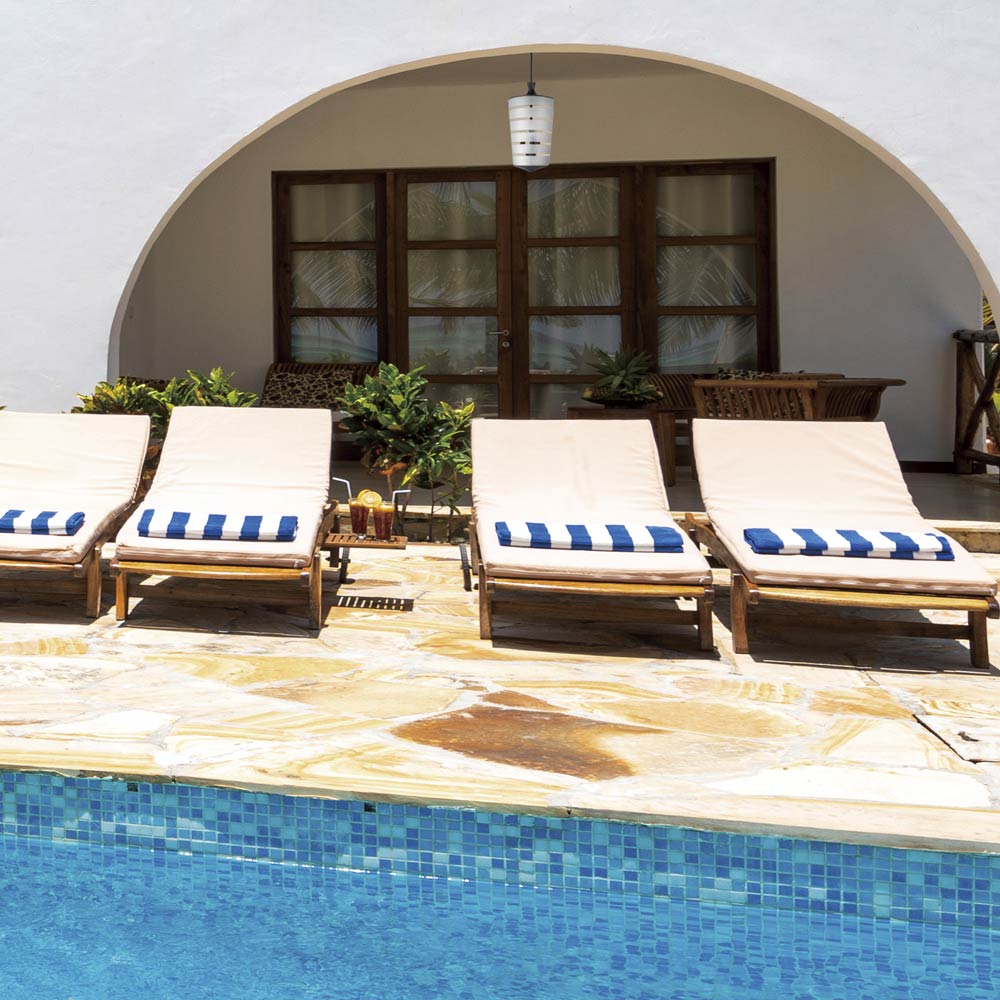 Copacabana Pendant Light in Outside Area.