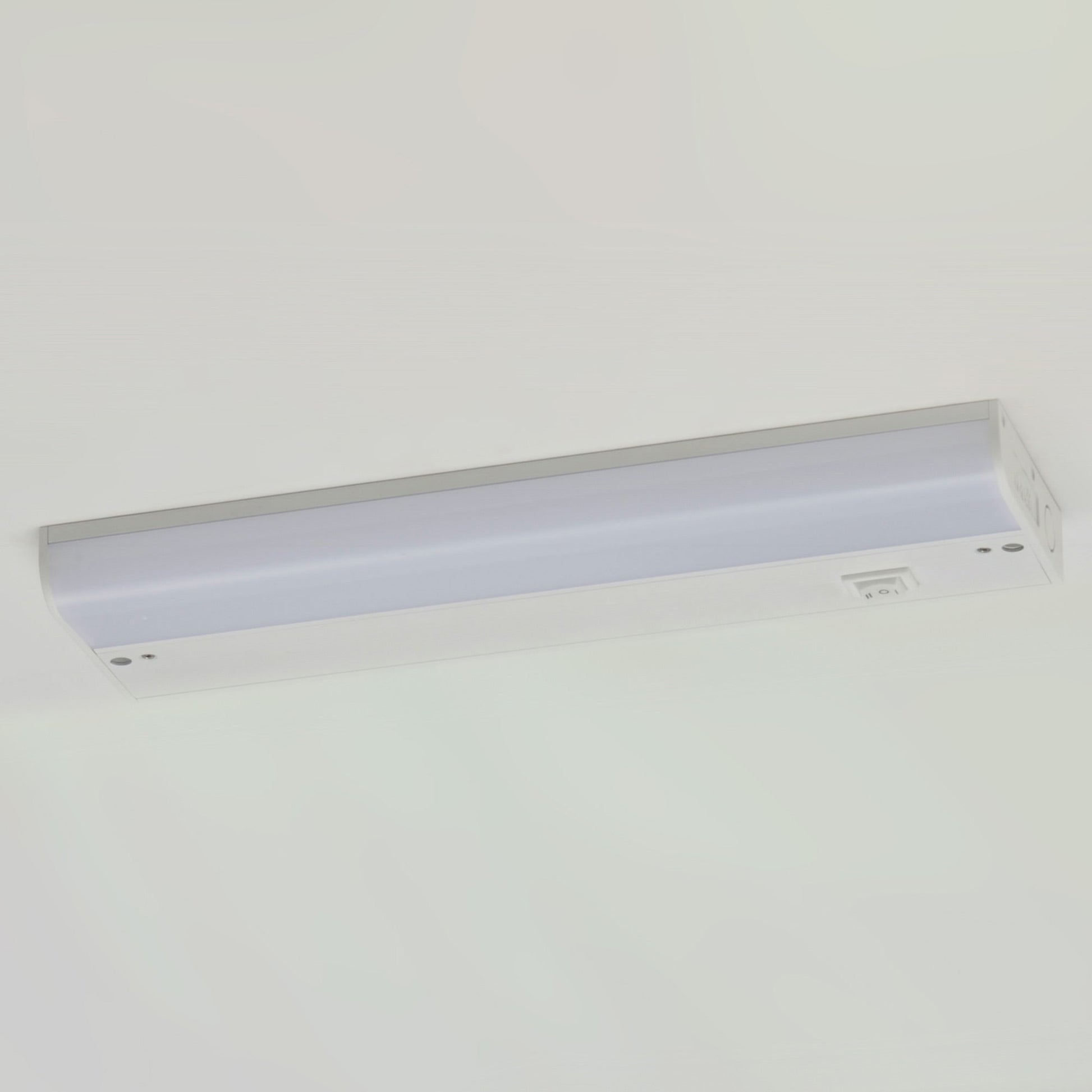 CounterMax LED Aluminum Undercabinet Light in Detail.