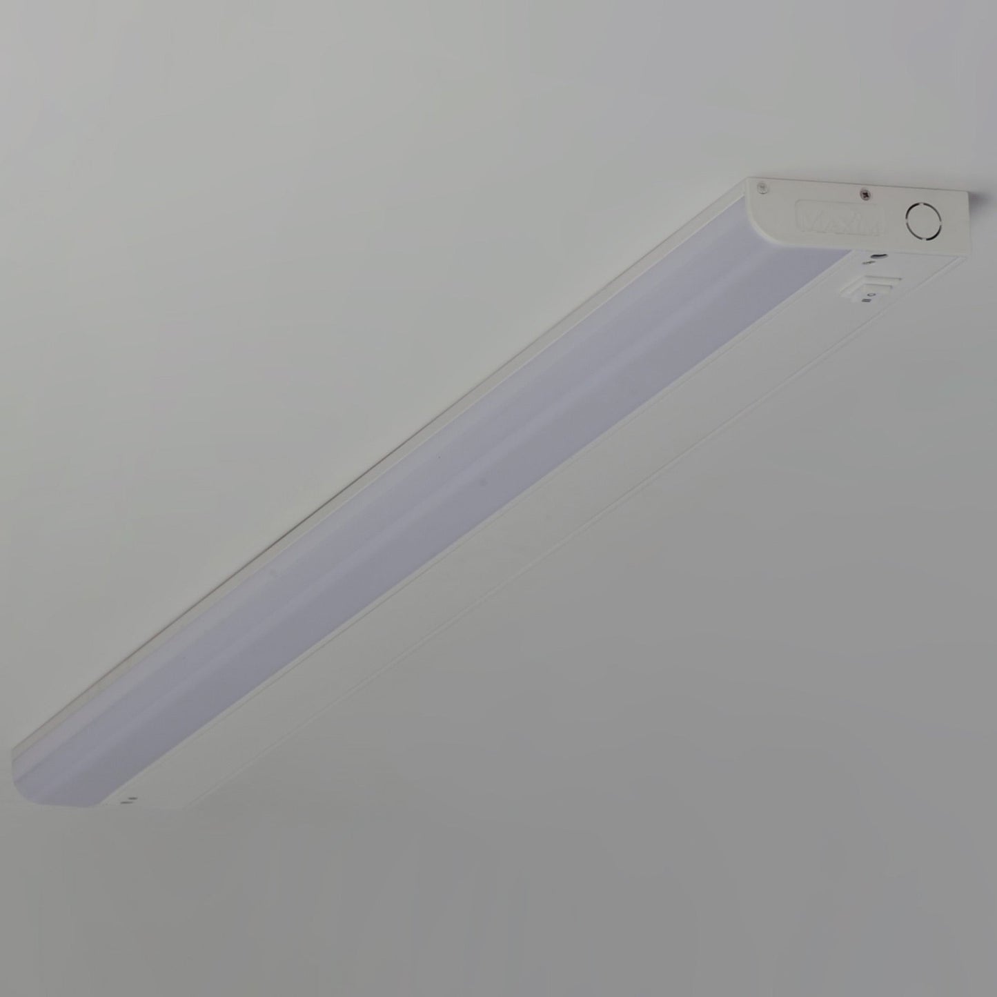 CounterMax LED Aluminum Undercabinet Light in Detail.