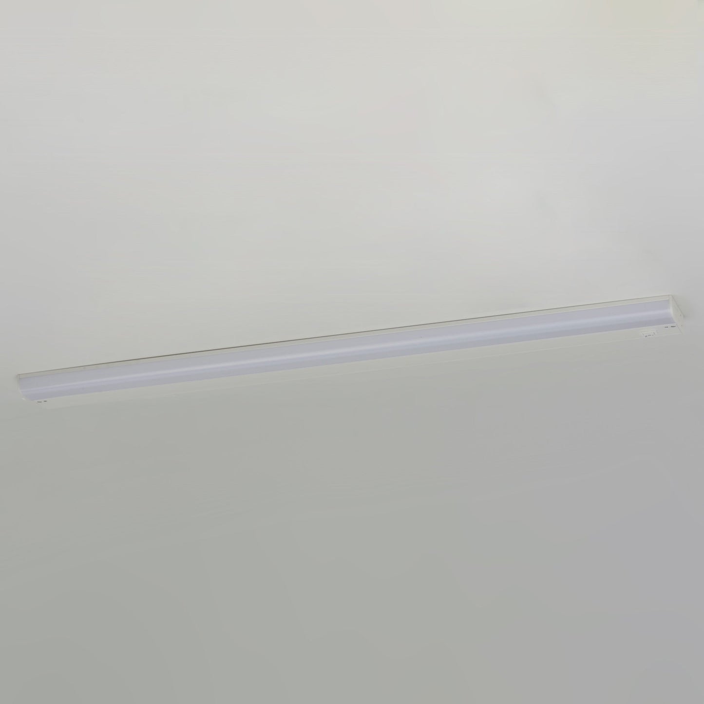 CounterMax LED Aluminum Undercabinet Light in Detail.