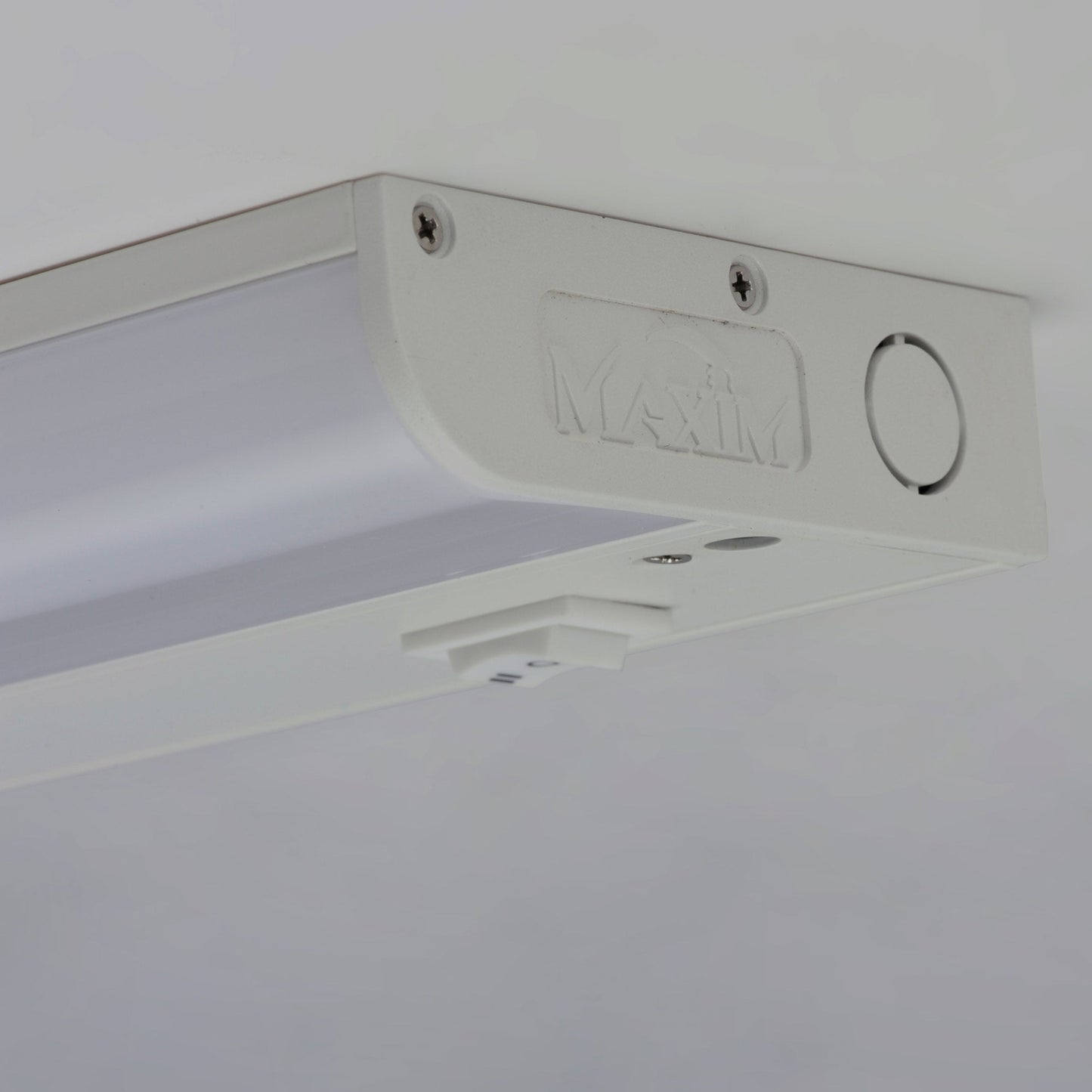 CounterMax LED Aluminum Undercabinet Light in Detail.