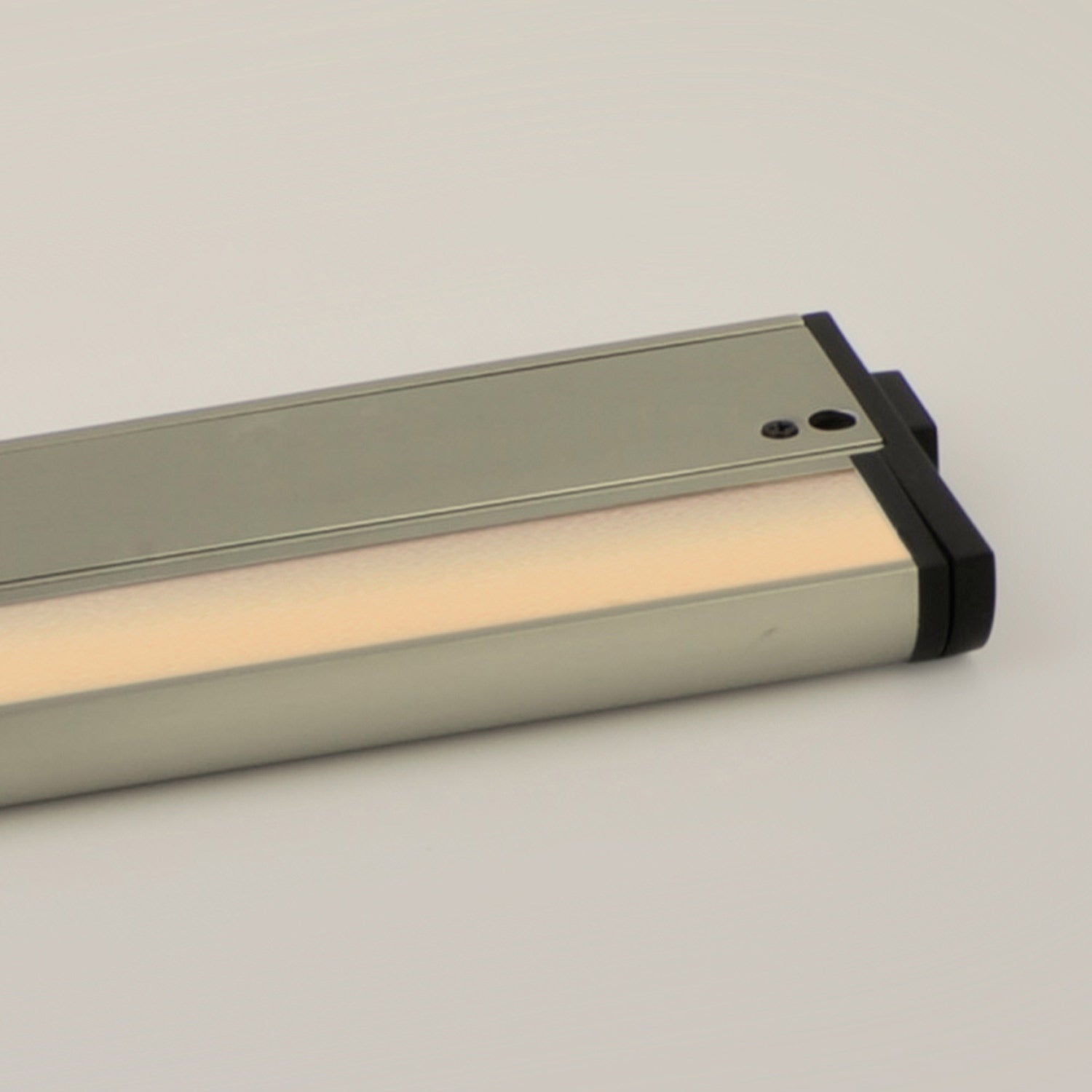 CounterMax LED Undercabinet Light in Detail.