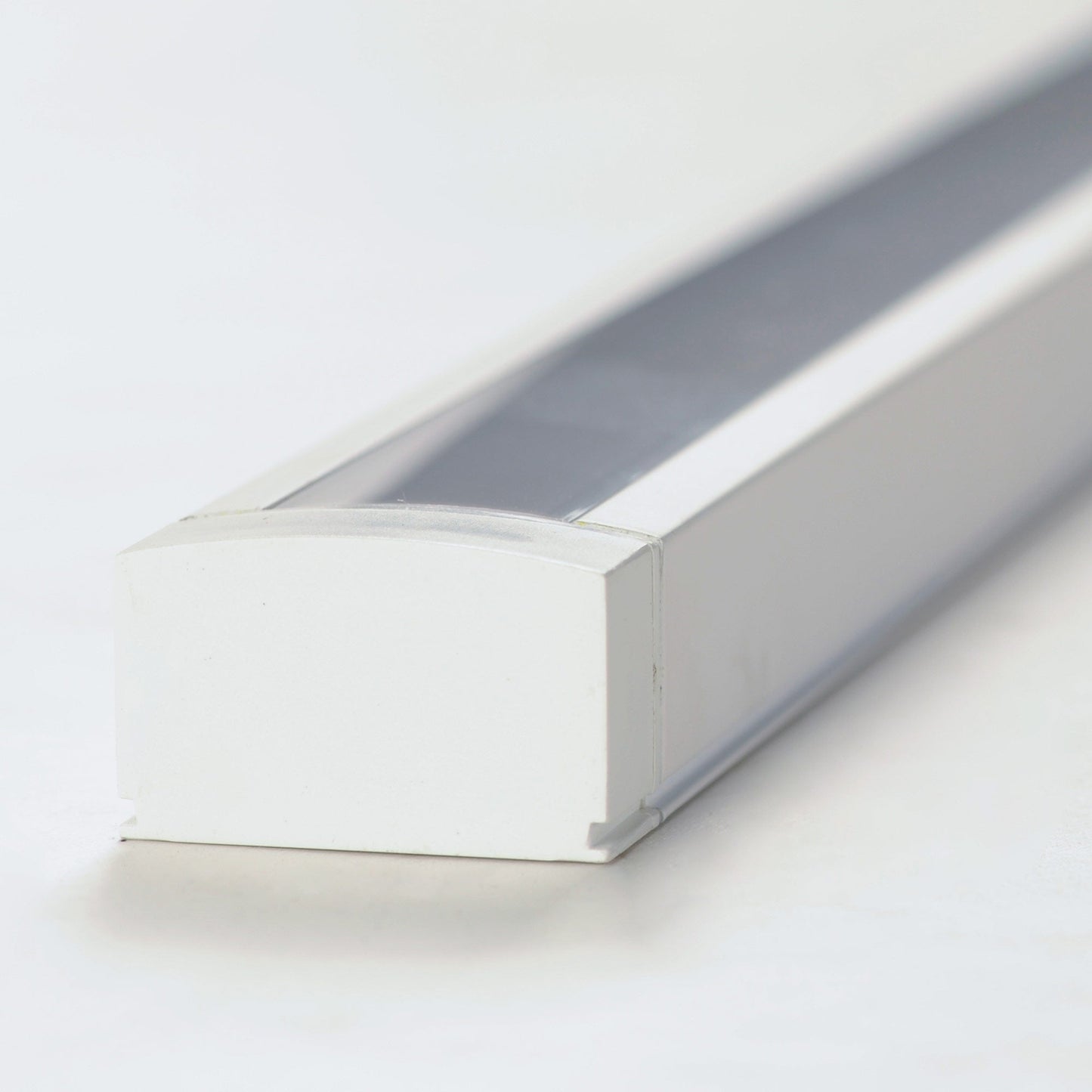 CounterMax Slim LED Tunable Undercabinet Light in Detail.