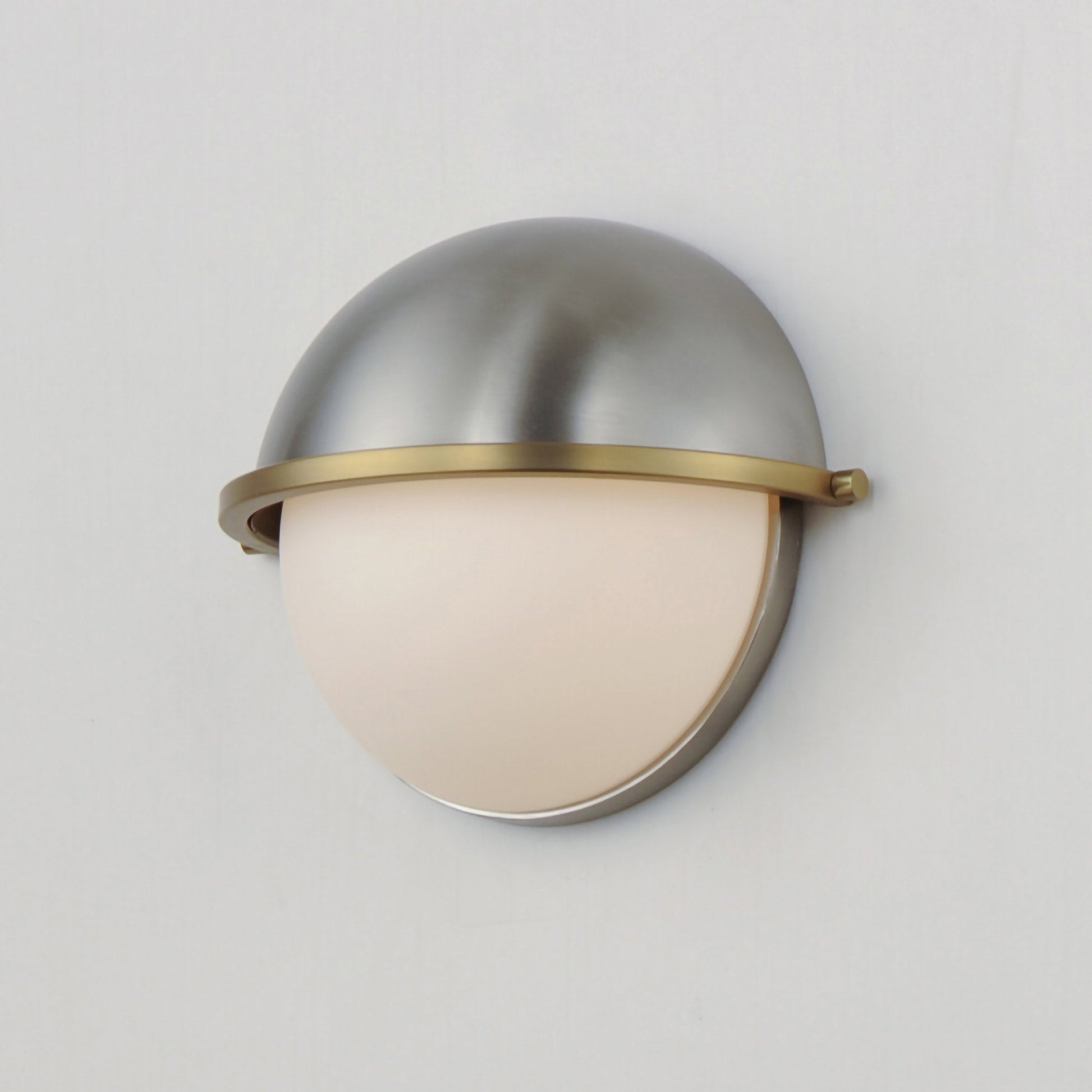 Duke Bath Wall Light in Detail.